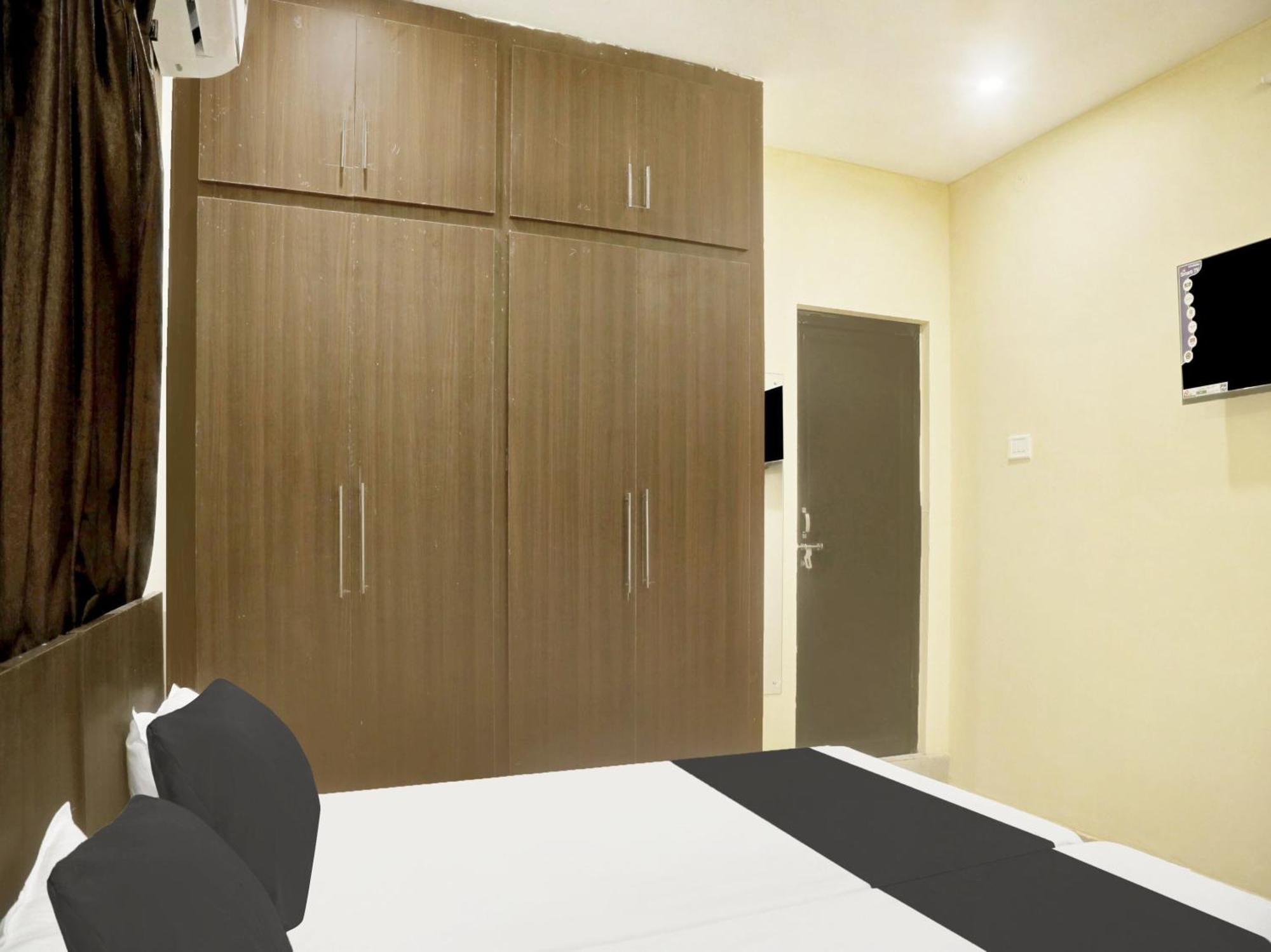 Hotel Spot On Grand Mantralayam Visakhapatnam Zewnętrze zdjęcie